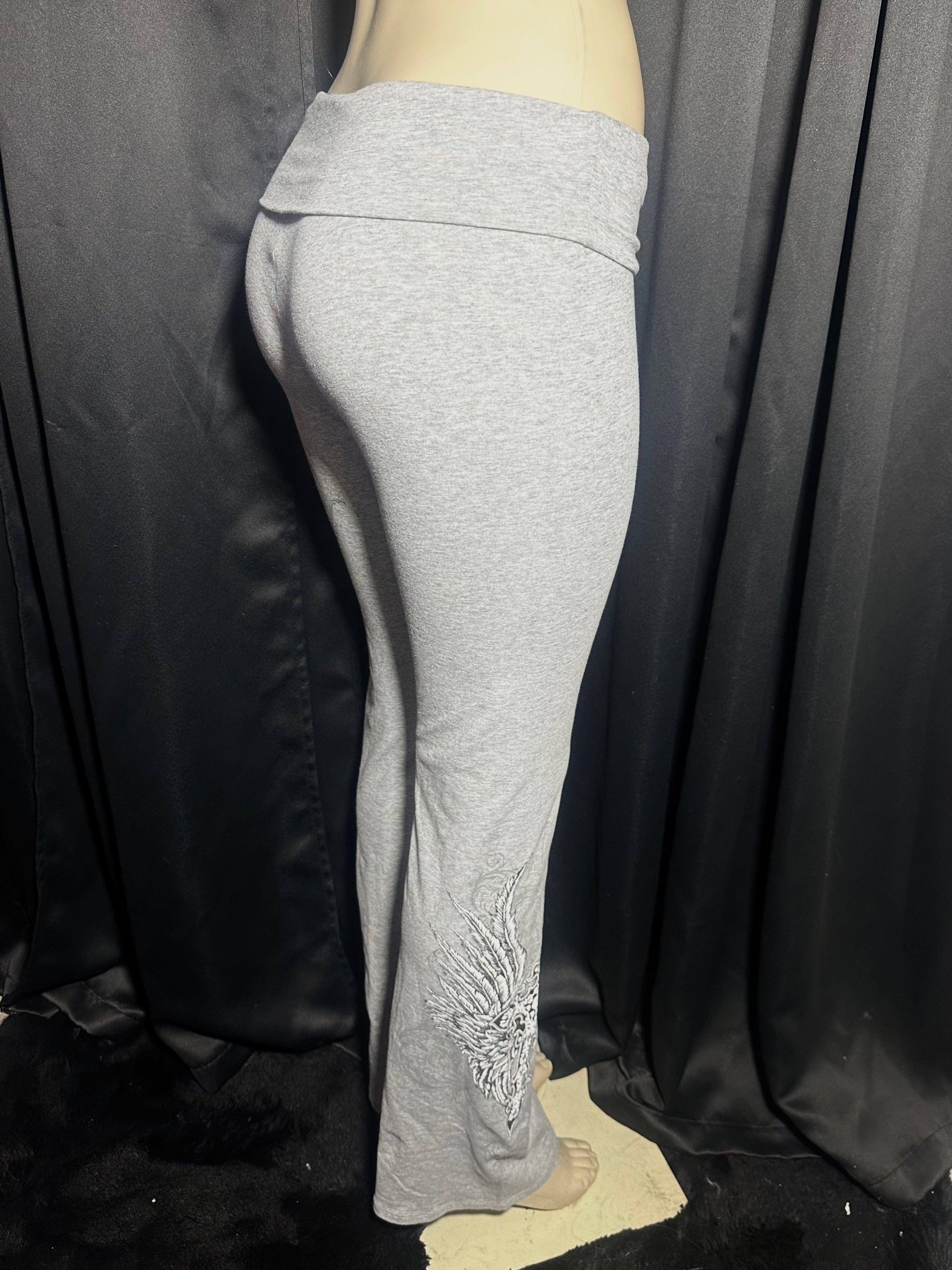 Double cross grey yoga pants
