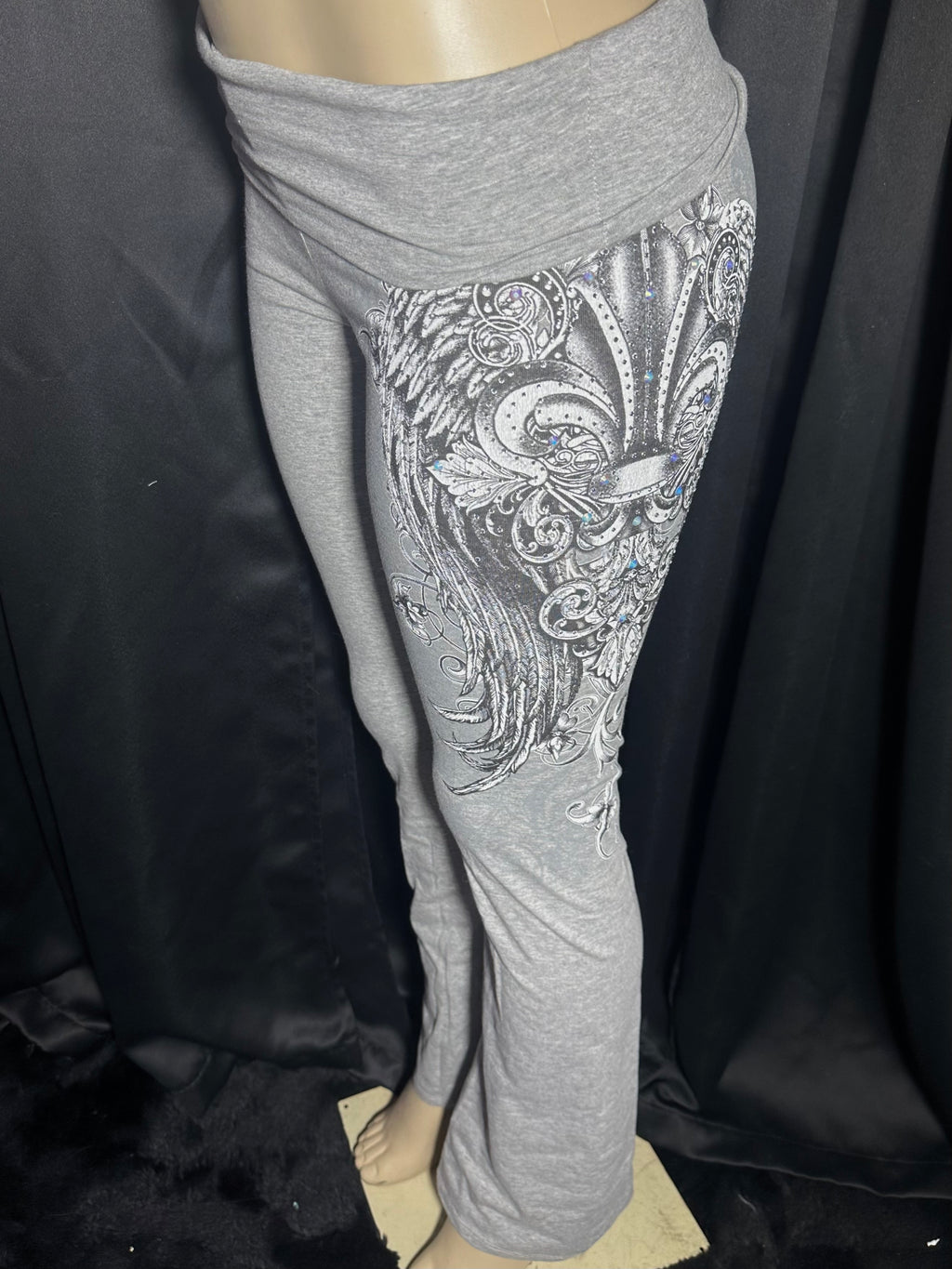 de lis grey yoga pants