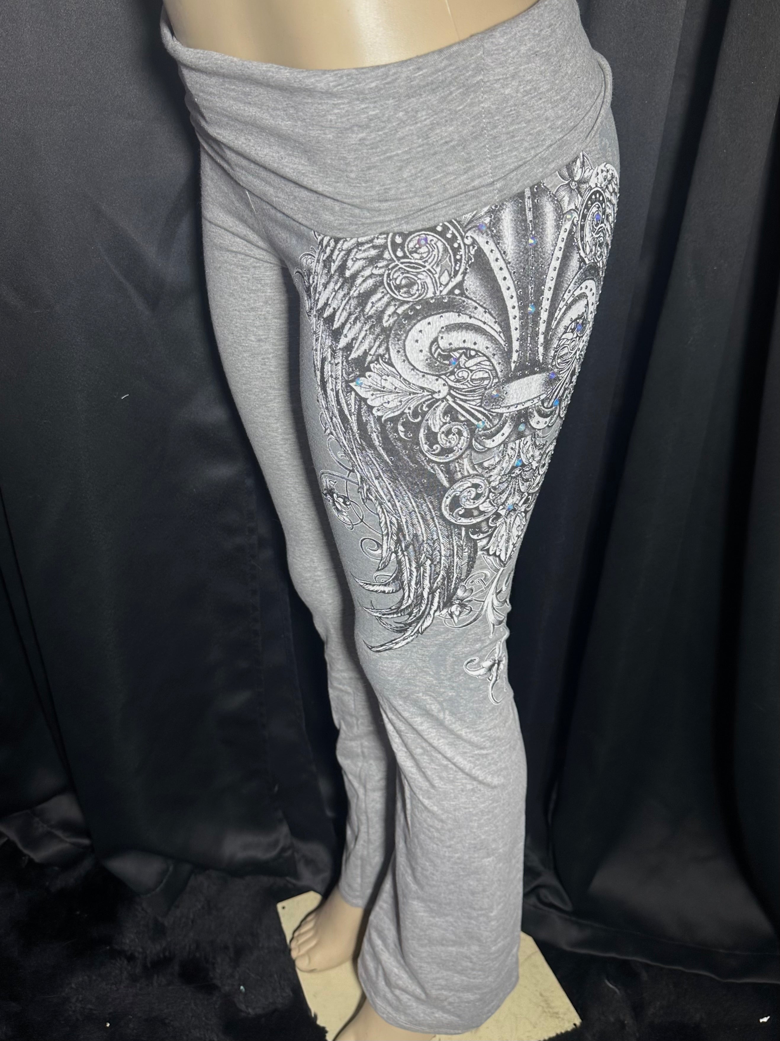 de lis grey yoga pants