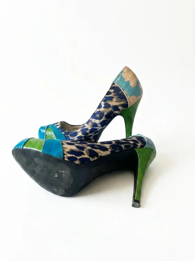 Blue leopard heels